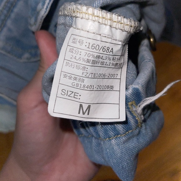 Light Cropped Jean Jacket Size M - Picture 3 of 3